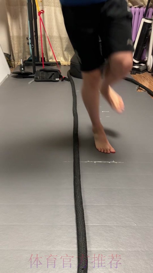 2米18尹雨帅 跆拳道队的“高人” 2米18尹雨帅 跆拳道队的“高人”